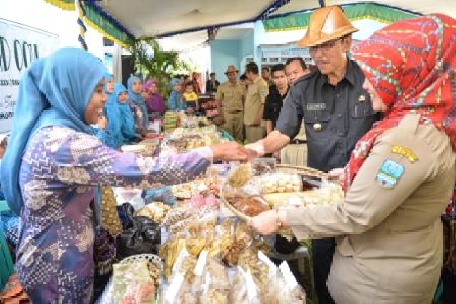 Bupati H Enjang Napady saba lembur sambil silaturahmi dengan masyarakat di kampung kampung