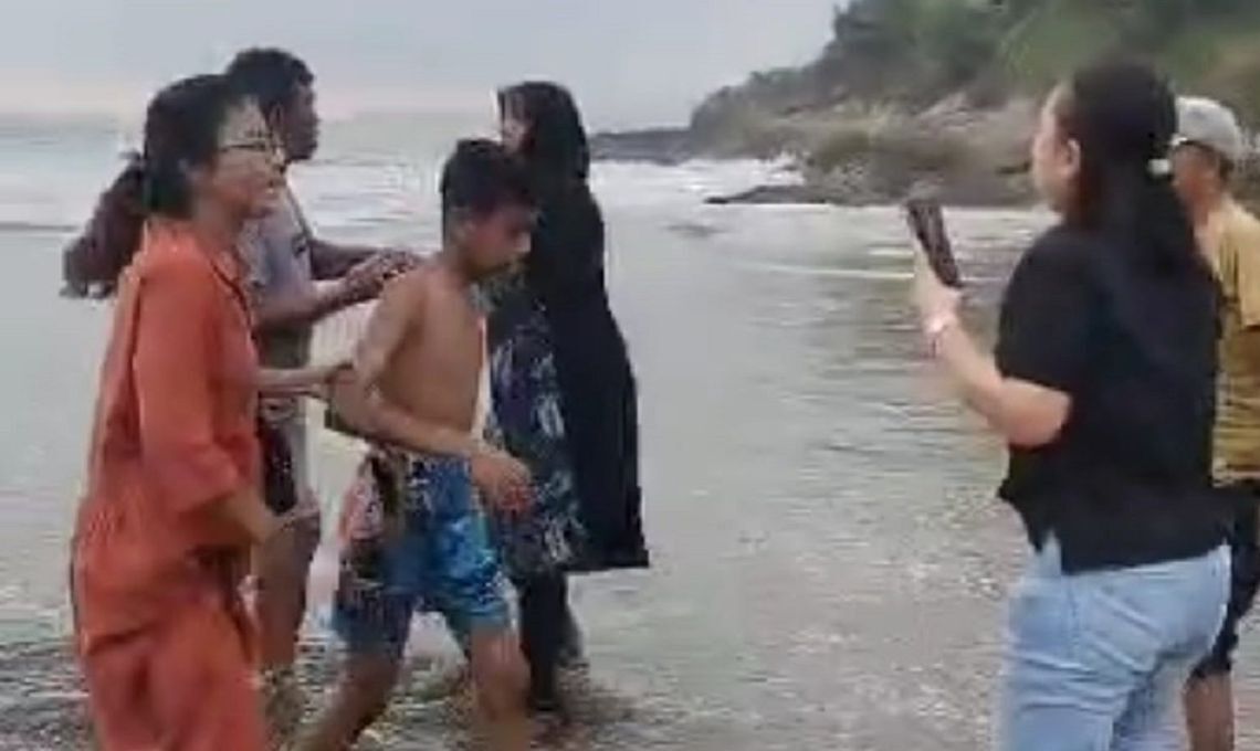 Dua Orang Wisatawan Asing Tenggelam Di Pantai Kalansari Parabuhanratu.