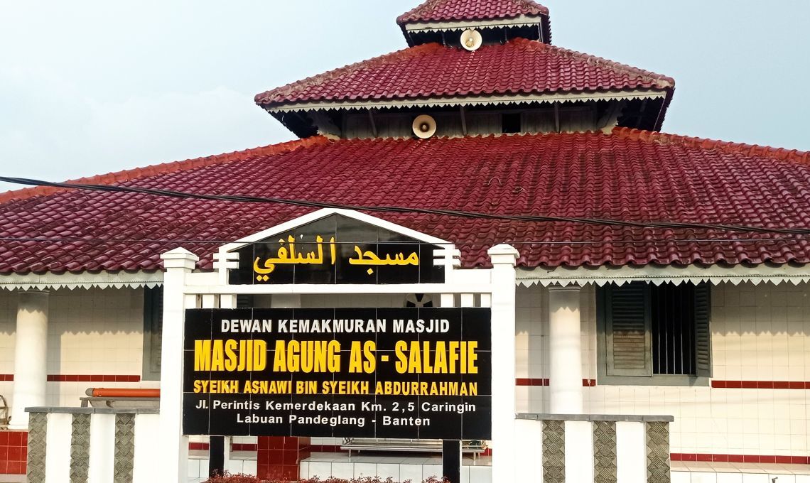 Masjid Agung As-Salafi Kalingin Yang Berusia 138 Tahun, Masih Terawat Dengan Baik.