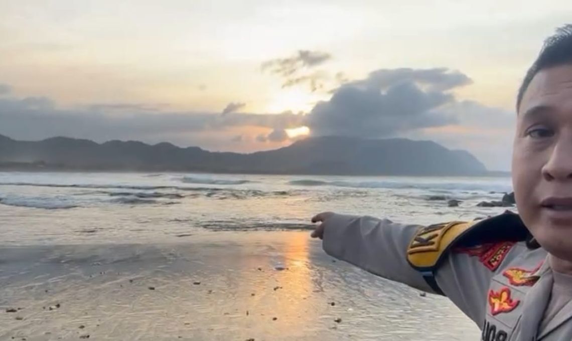 Mahasiswa Terseret Ombak Pantai Payanganjemba