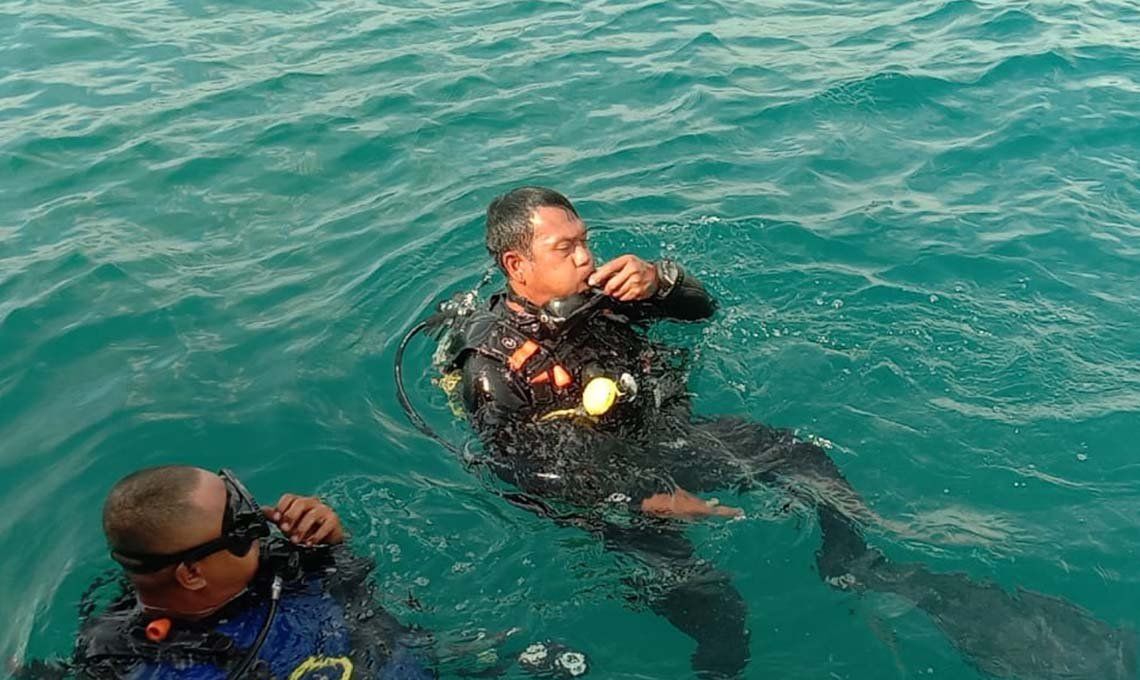 Tim SAR Mencari Dua Nelayan Yang Tenggelam Di Perairan Pulau Monyet.